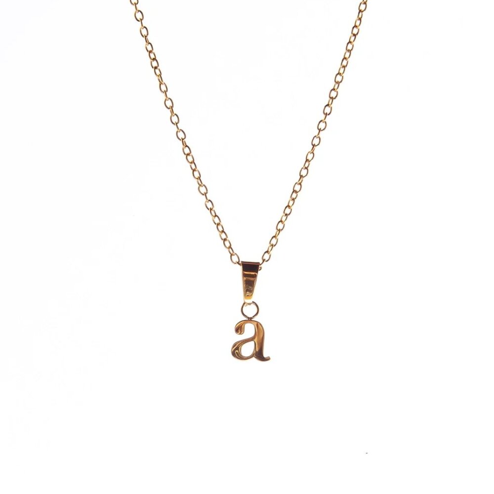 NELLA GOLD INITIAL NECKLACE/NWT/“E” & “S”